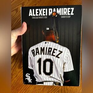 New Chicago White Sox Alexei Ramirez Figurine